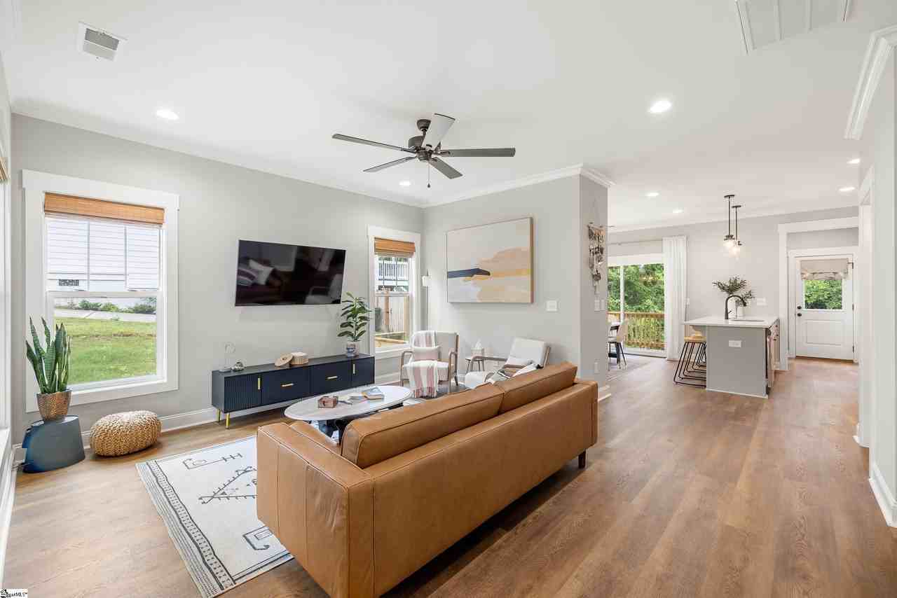 570 Lowndes Hill Rd - Photo 6 of 29