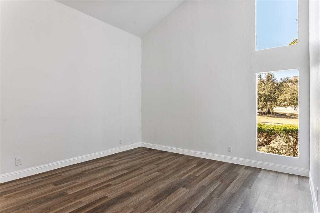 3210 Coronado St - Photo 6 of 39