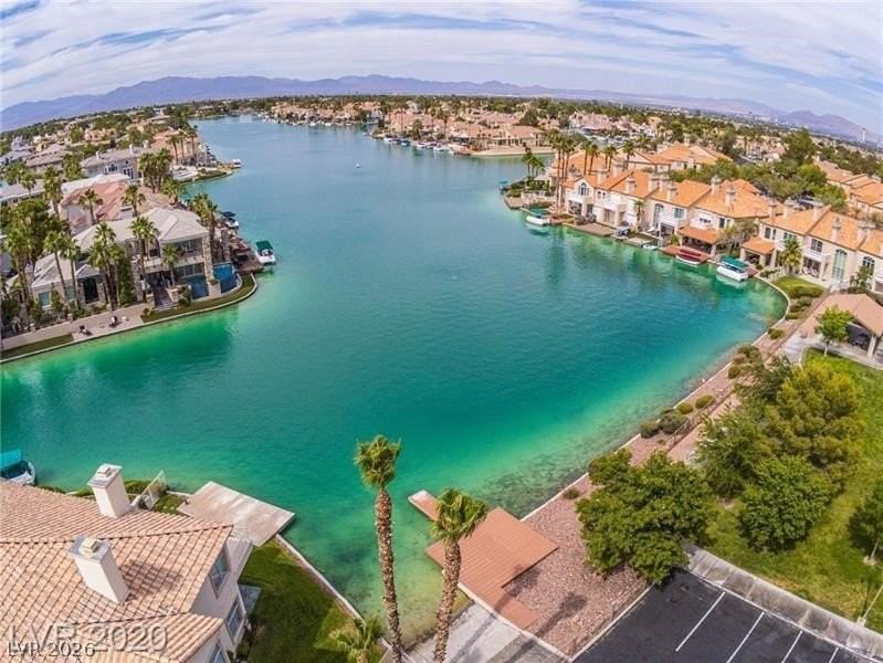 3105 Port Side Dr - Photo 4 of 48