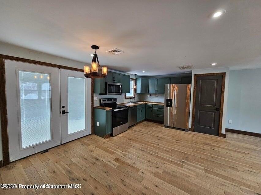 22 Suetta Ln - Photo 7 of 17