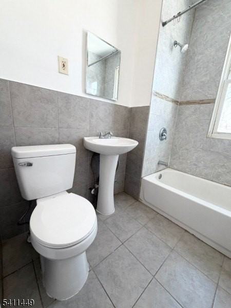 97 Coolidge St - Photo 6 of 12