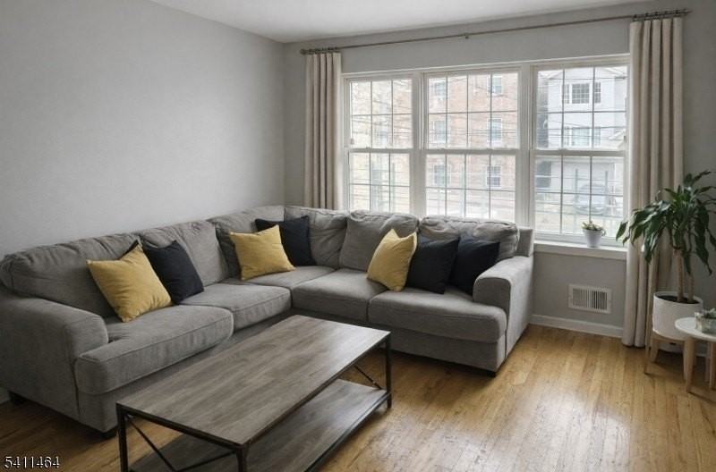 1031 E Grand St #2 - Photo 2 of 9