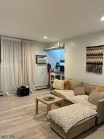 featured image of 826 W Grand St #1E