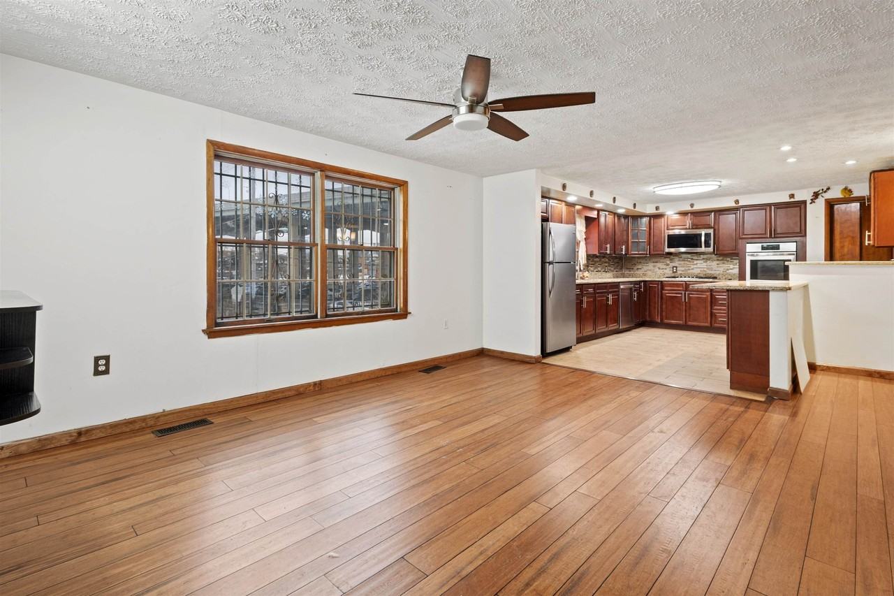 85 Merseles St #2 - Photo 3 of 12