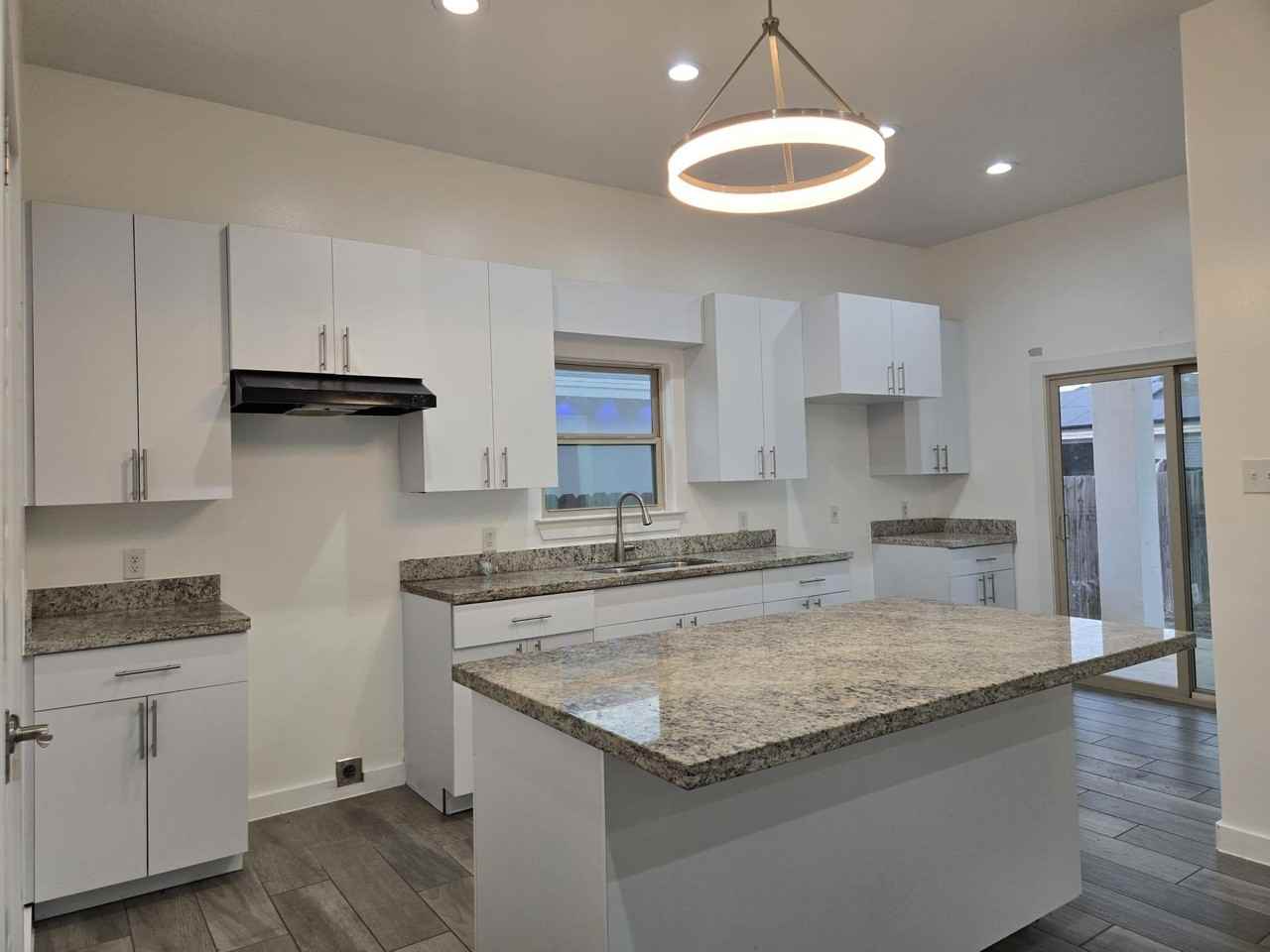 1614 Tulum Dr - Photo 2 of 10