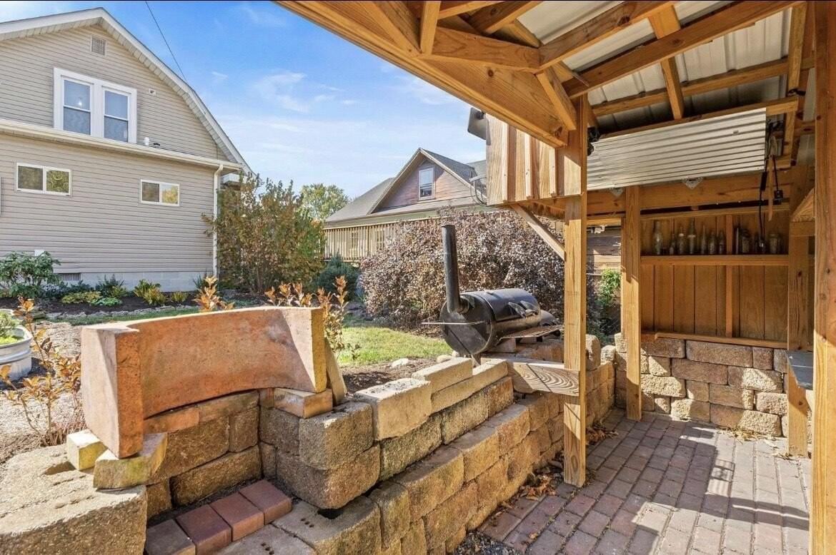 2929 Newman St - Photo 4 of 21