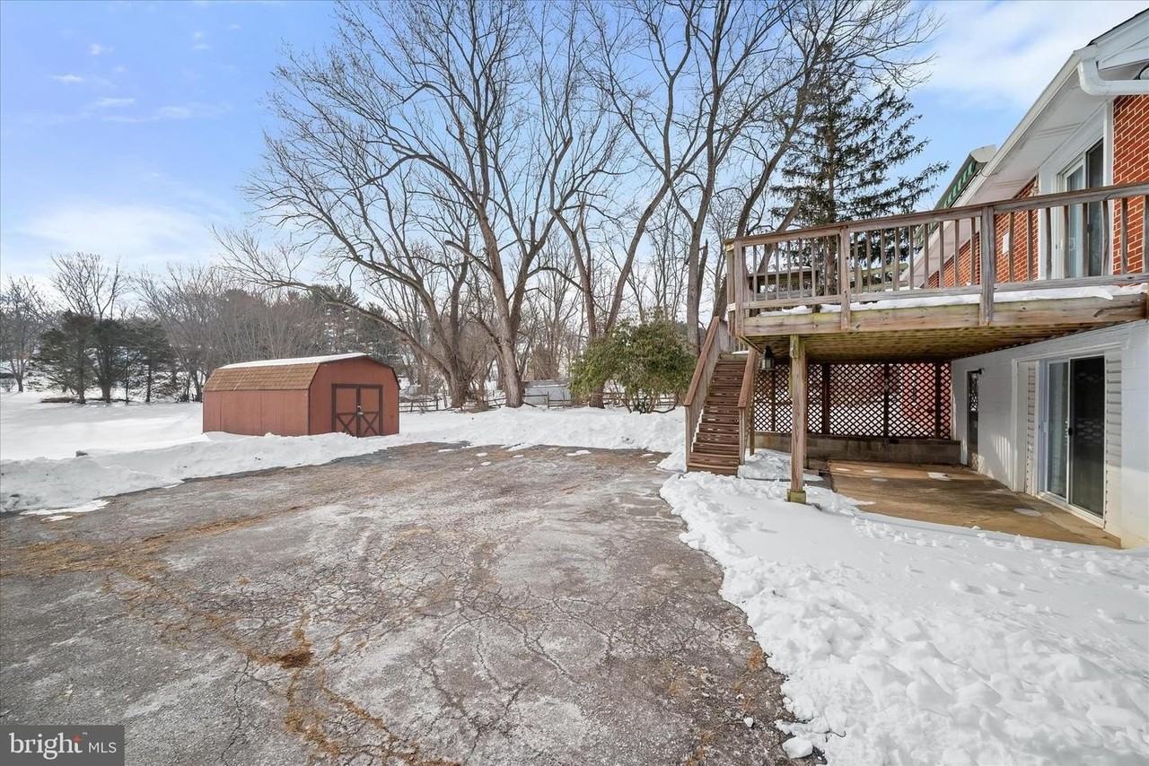 1639 The Strand - Photo 3 of 18