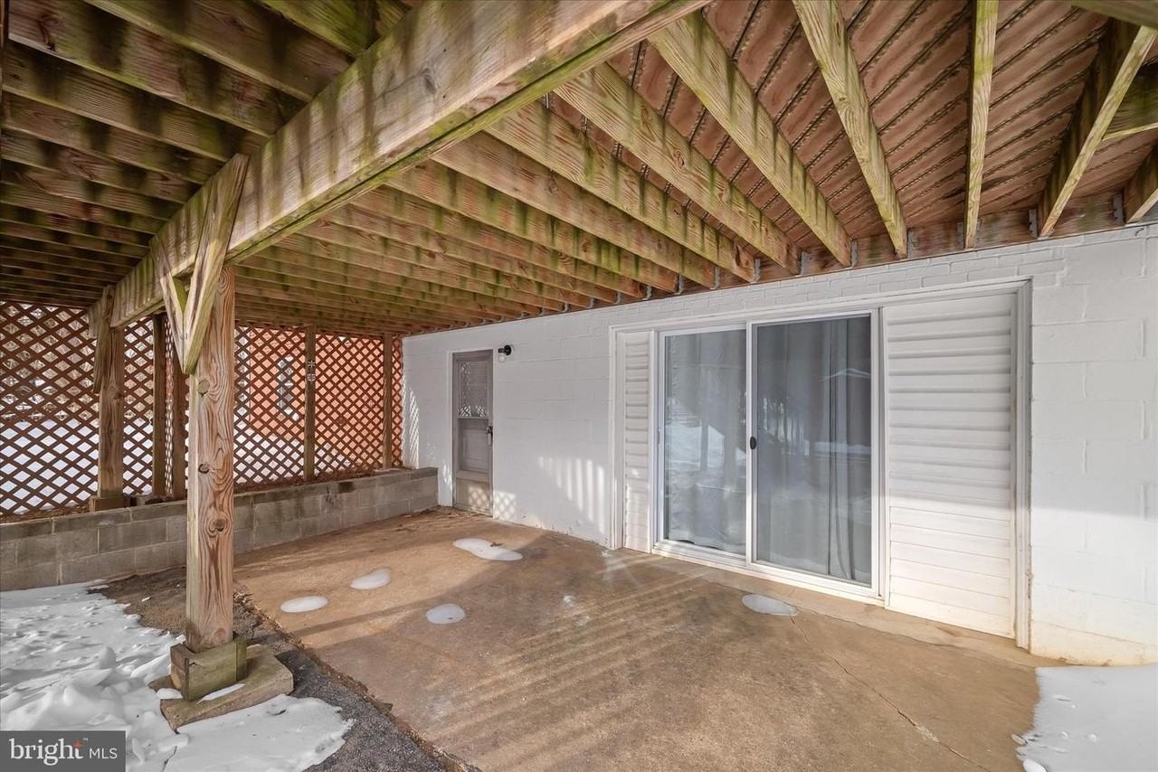 1639 The Strand - Photo 5 of 18