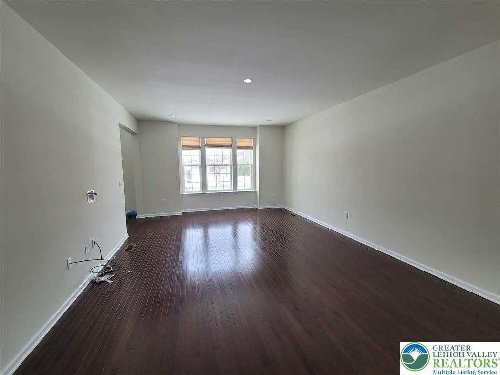 4251 Beech Dr - Photo 3 of 25