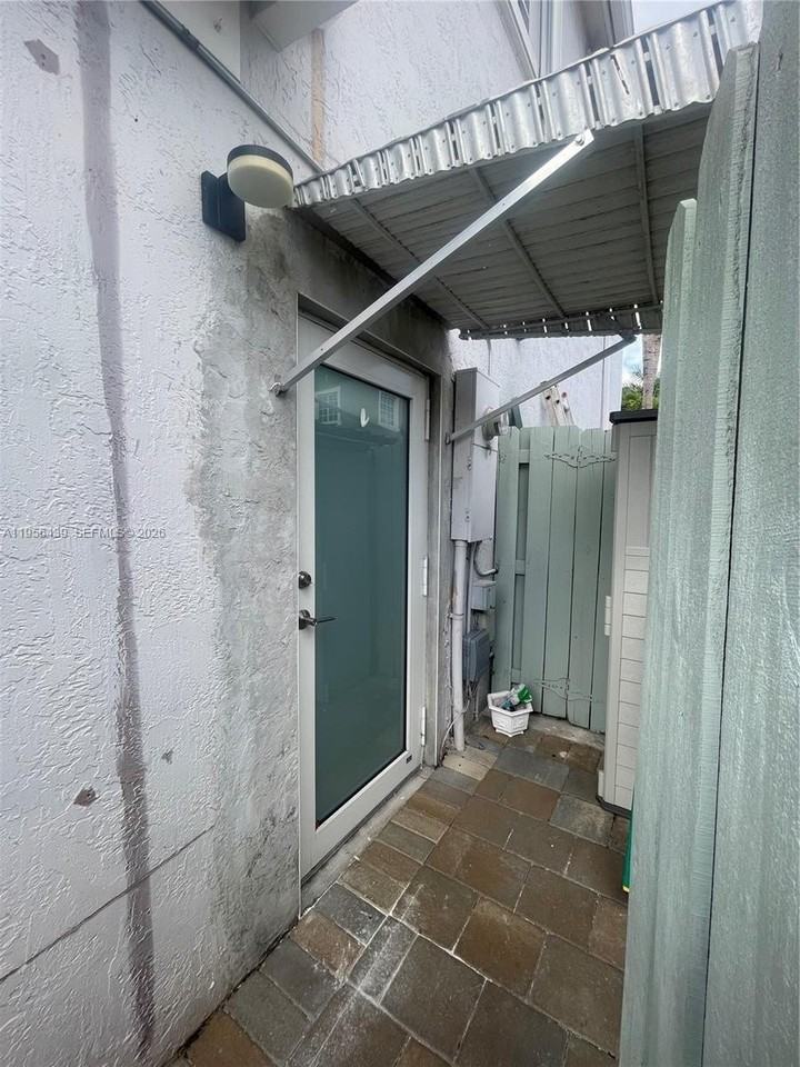 12715 Nw 7th St - Photo 4 of 31