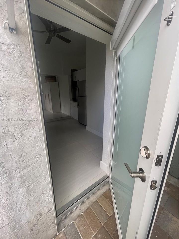 12715 Nw 7th St - Photo 6 of 31