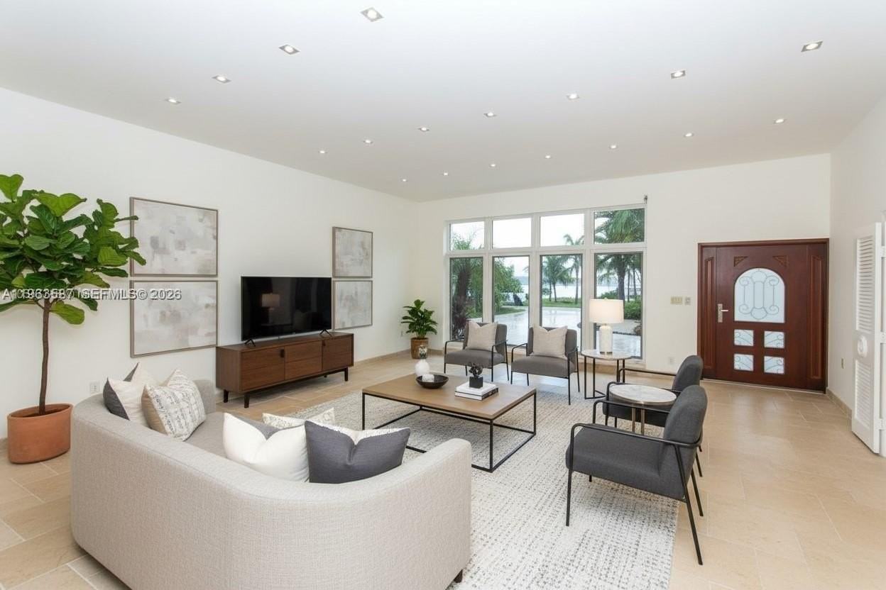 827 N Southlake Dr #827 - Photo 5 of 14