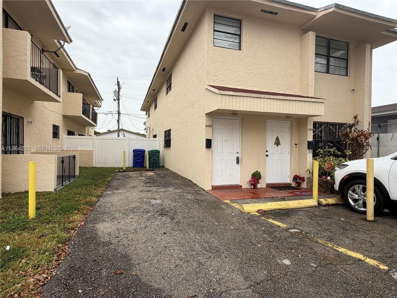 6085 W Flagler St #0