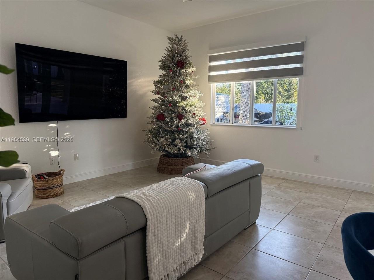 27669 Sw 154th Ave - Photo 6 of 10