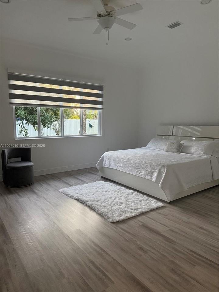 27669 Sw 154th Ave - Photo 7 of 10