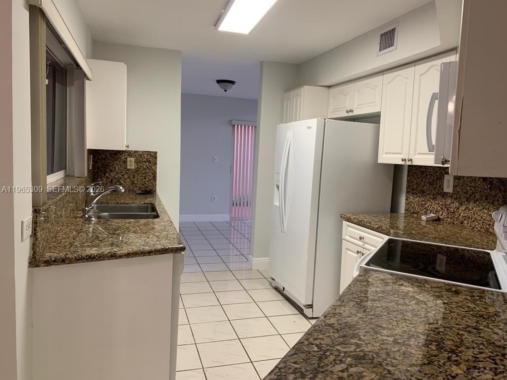 12447 Nw 7th St - Photo 5 of 24