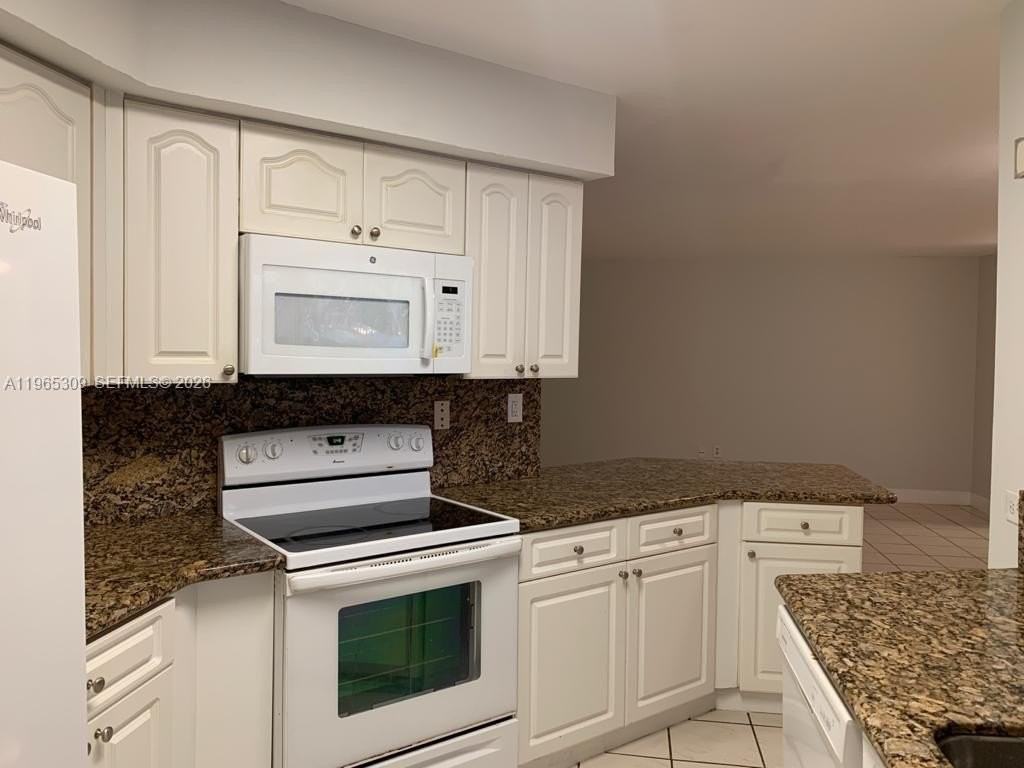 12447 Nw 7th St - Photo 7 of 24