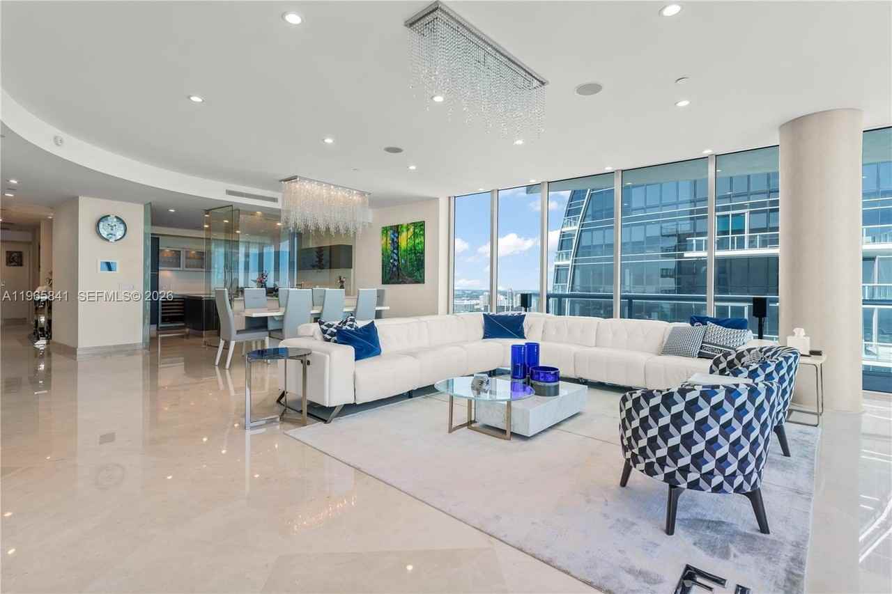 17001 Collins Ave #4608 - Photo 5 of 35