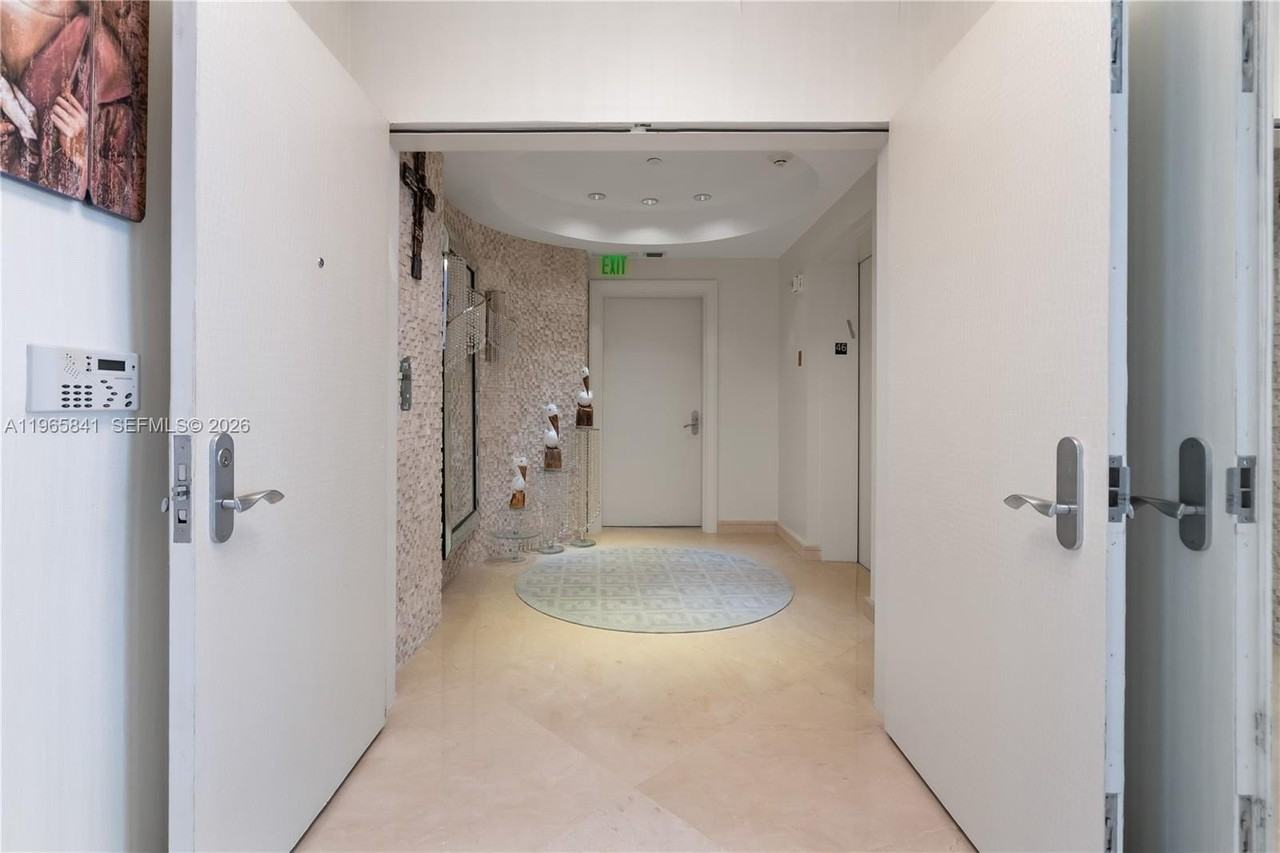 17001 Collins Ave #4608 - Photo 7 of 35