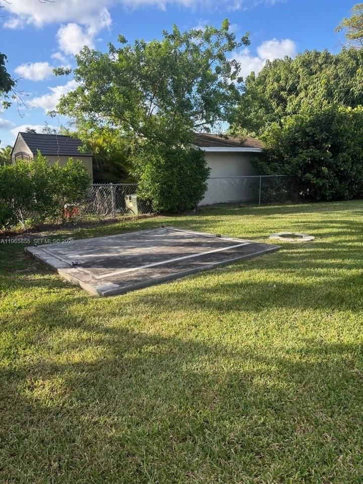 13265 Sw 53rd St #2 - Photo 6 of 22