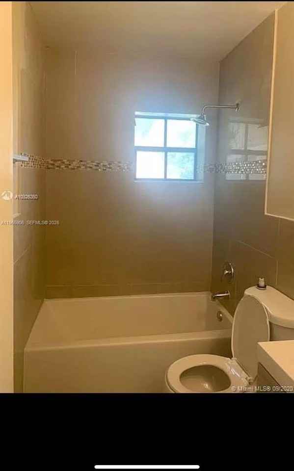 1501 Nw 174th St - Photo 4 of 22