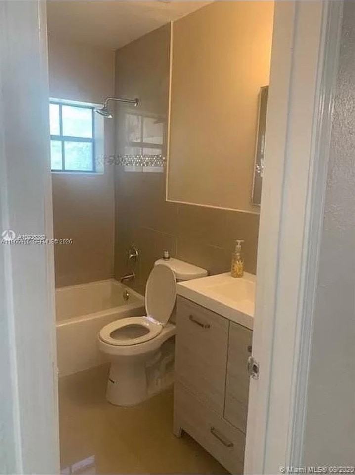 1501 Nw 174th St - Photo 5 of 22