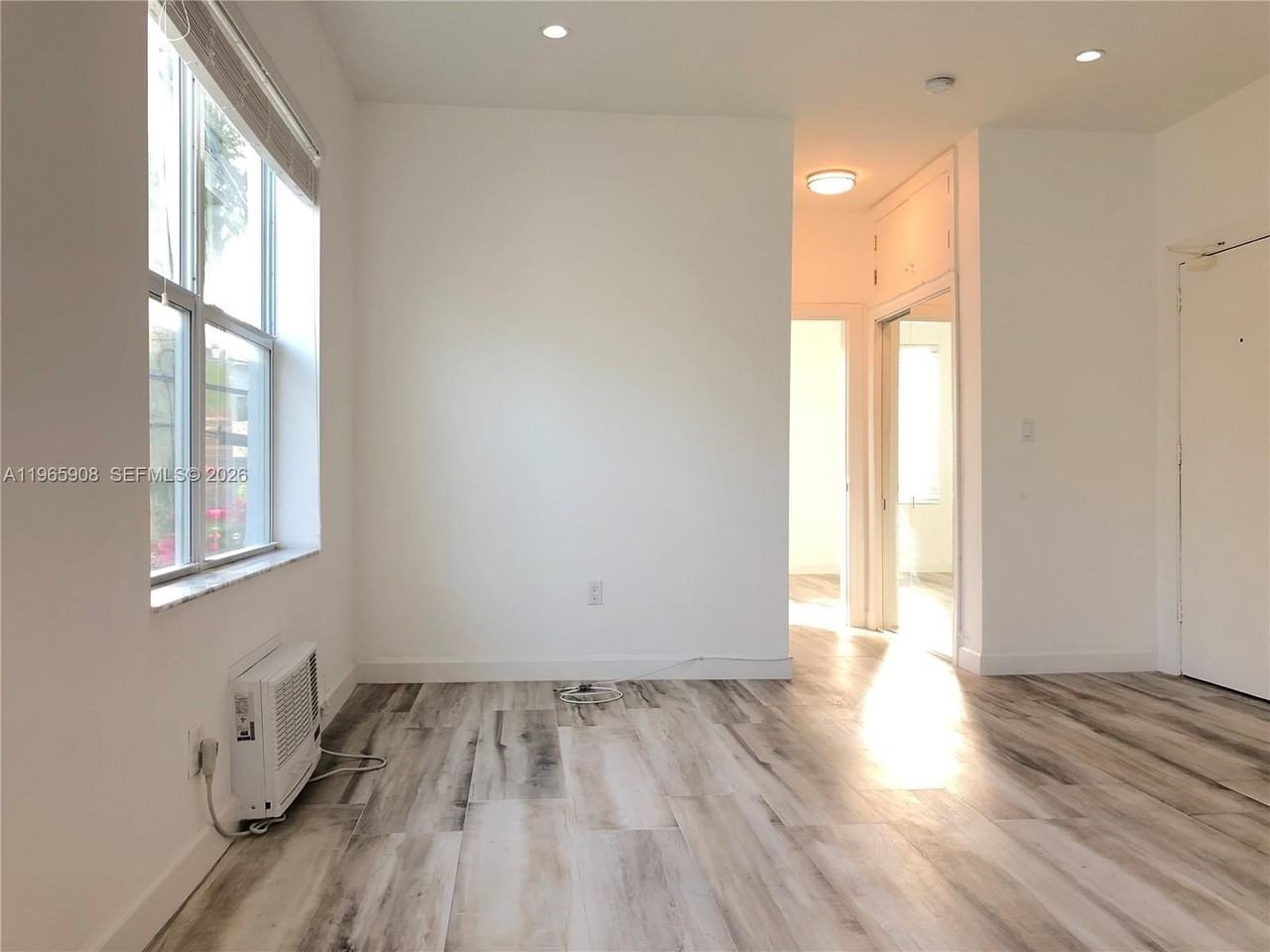 1618 Michigan Ave #28 - Photo 6 of 19