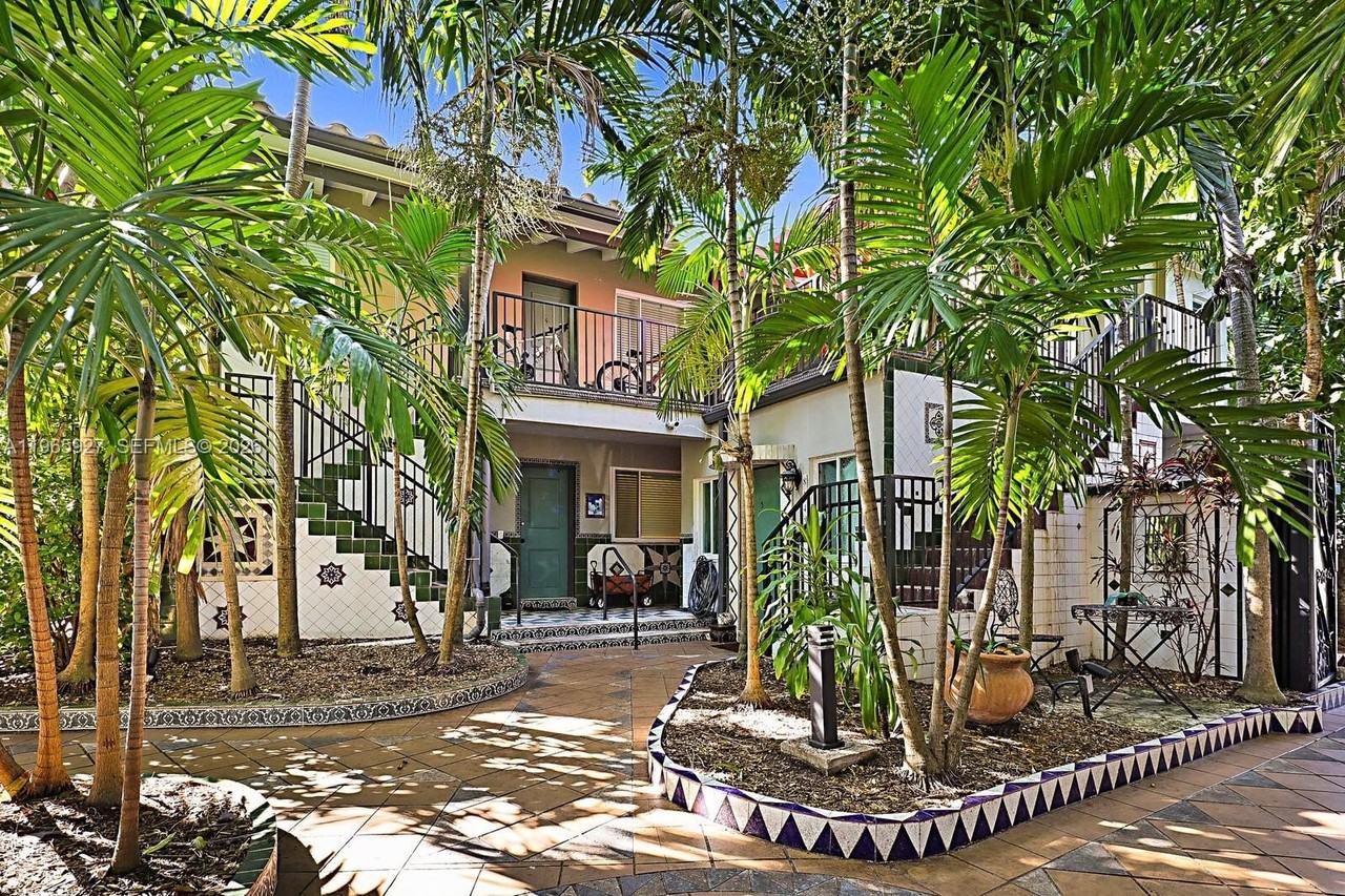 8142 Byron Ave #3 - Photo 7 of 7