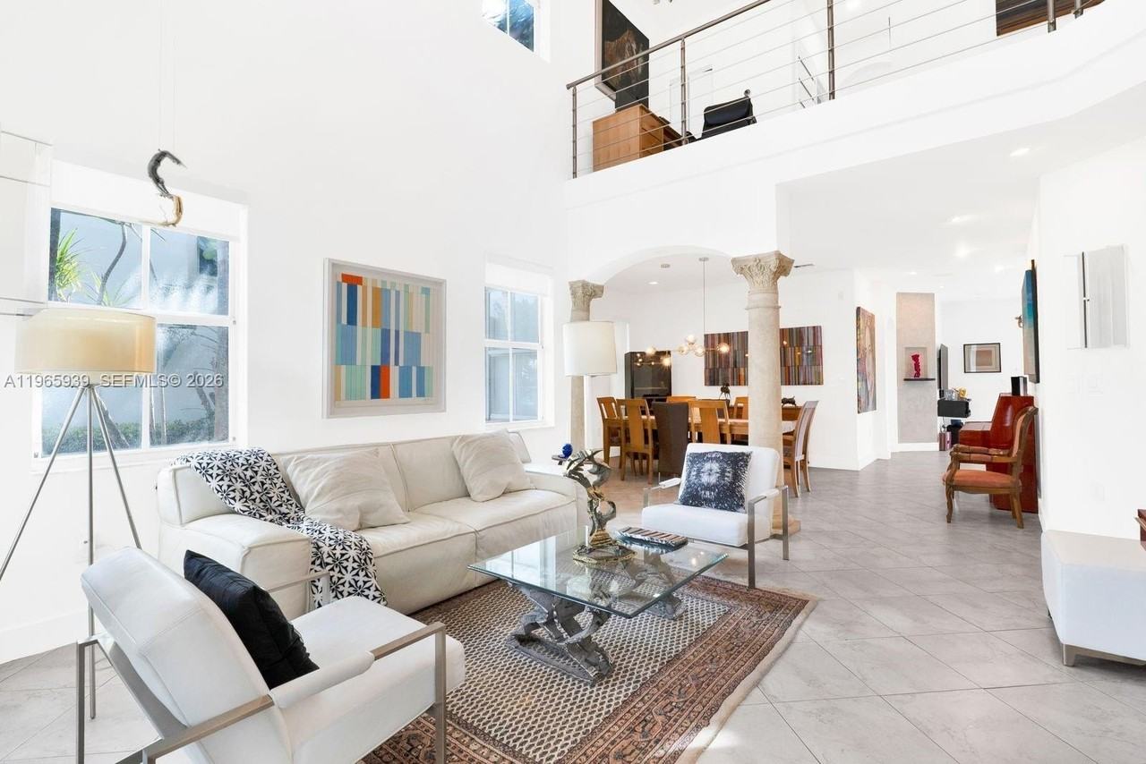 10824 Nw 84th St #10824 - Photo 3 of 21