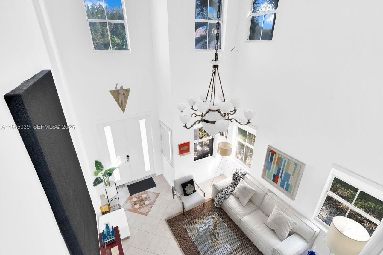 10824 Nw 84th St #10824 - Photo 4 of 21