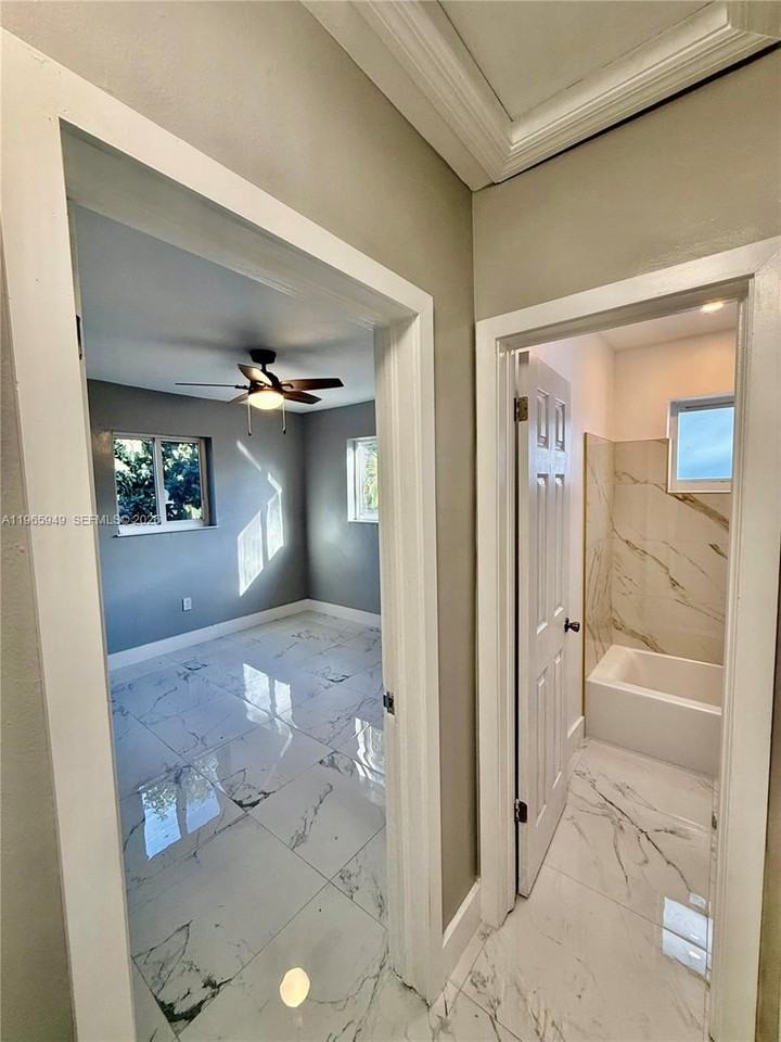 6792 Miramar Pkwy #1 - Photo 4 of 12