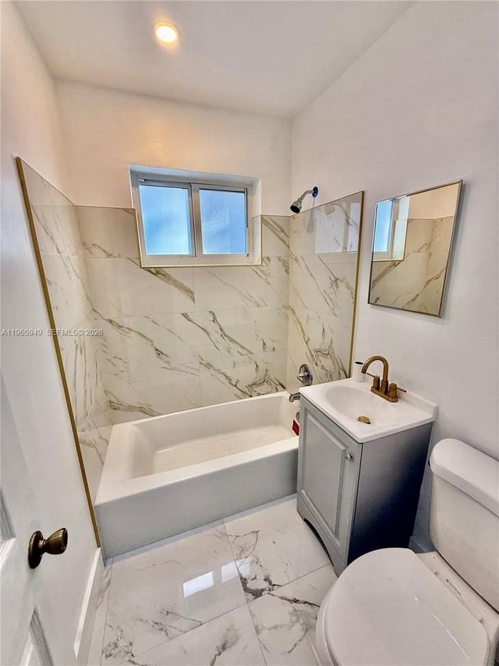 6792 Miramar Pkwy #1 - Photo 5 of 12