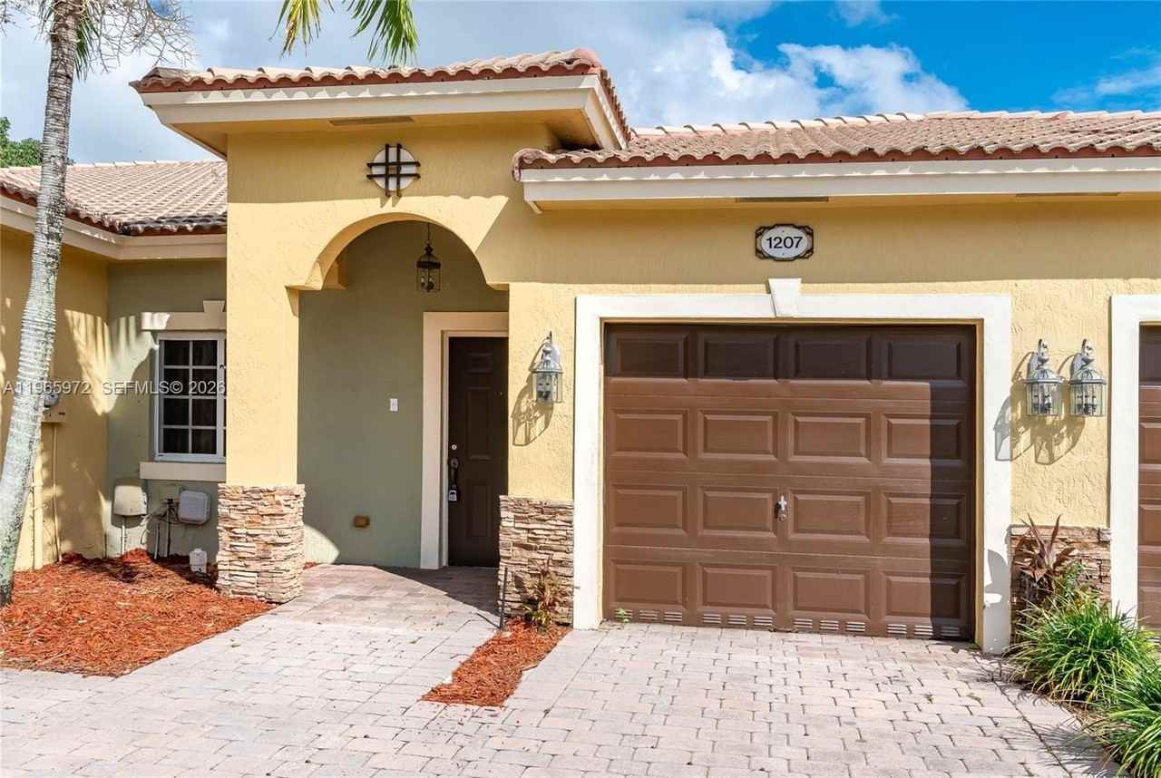 1207 Ne 32nd Ter #1207 - Photo 6 of 33