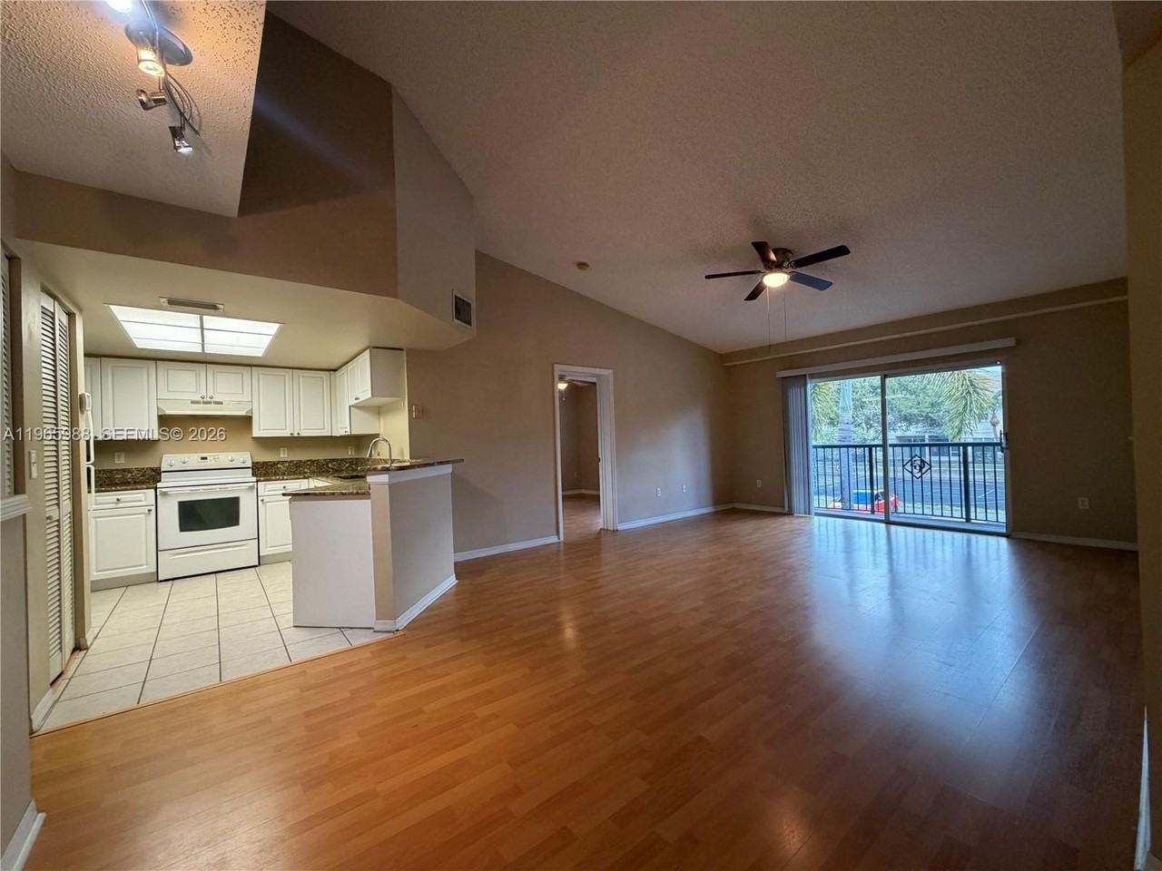 1600 Crestwood Ct S #1612 - Photo 4 of 19