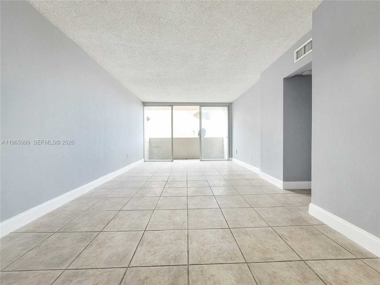 816 Nw 87th Ave #305 - Photo 3 of 22