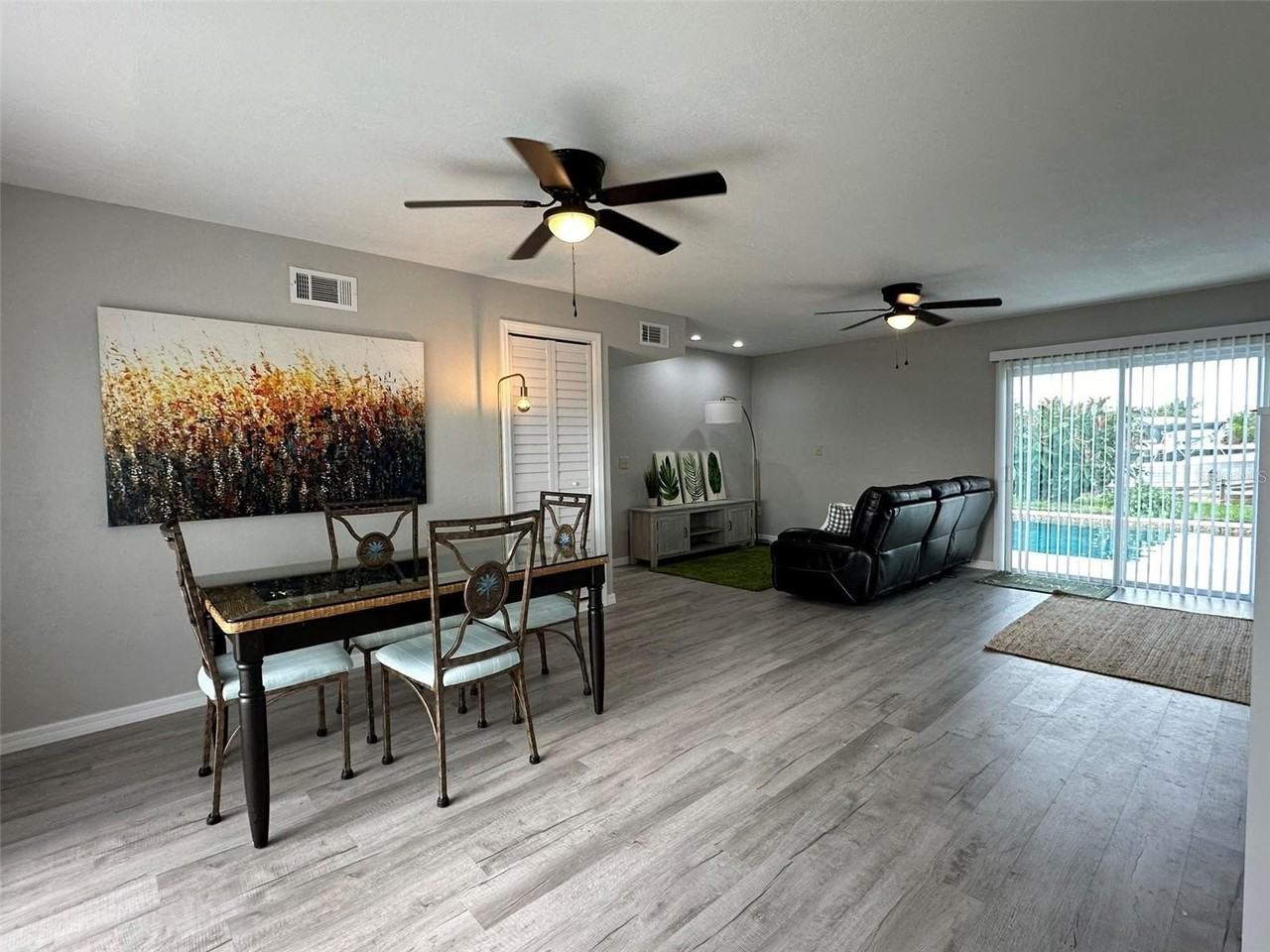 135 Godfrey Ave Ne - Photo 3 of 37