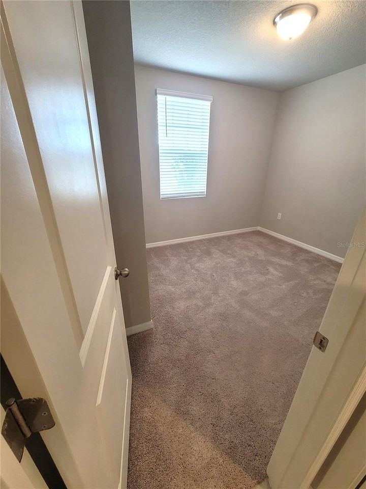 1618 Bark Ridge Dr - Photo 5 of 40