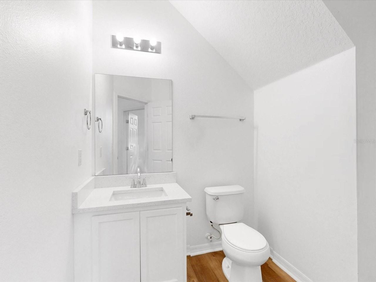 7627 Long Island Dr - Photo 4 of 29