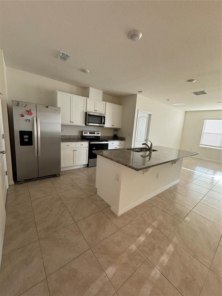 3902 Whitney Way - Photo 2 of 10