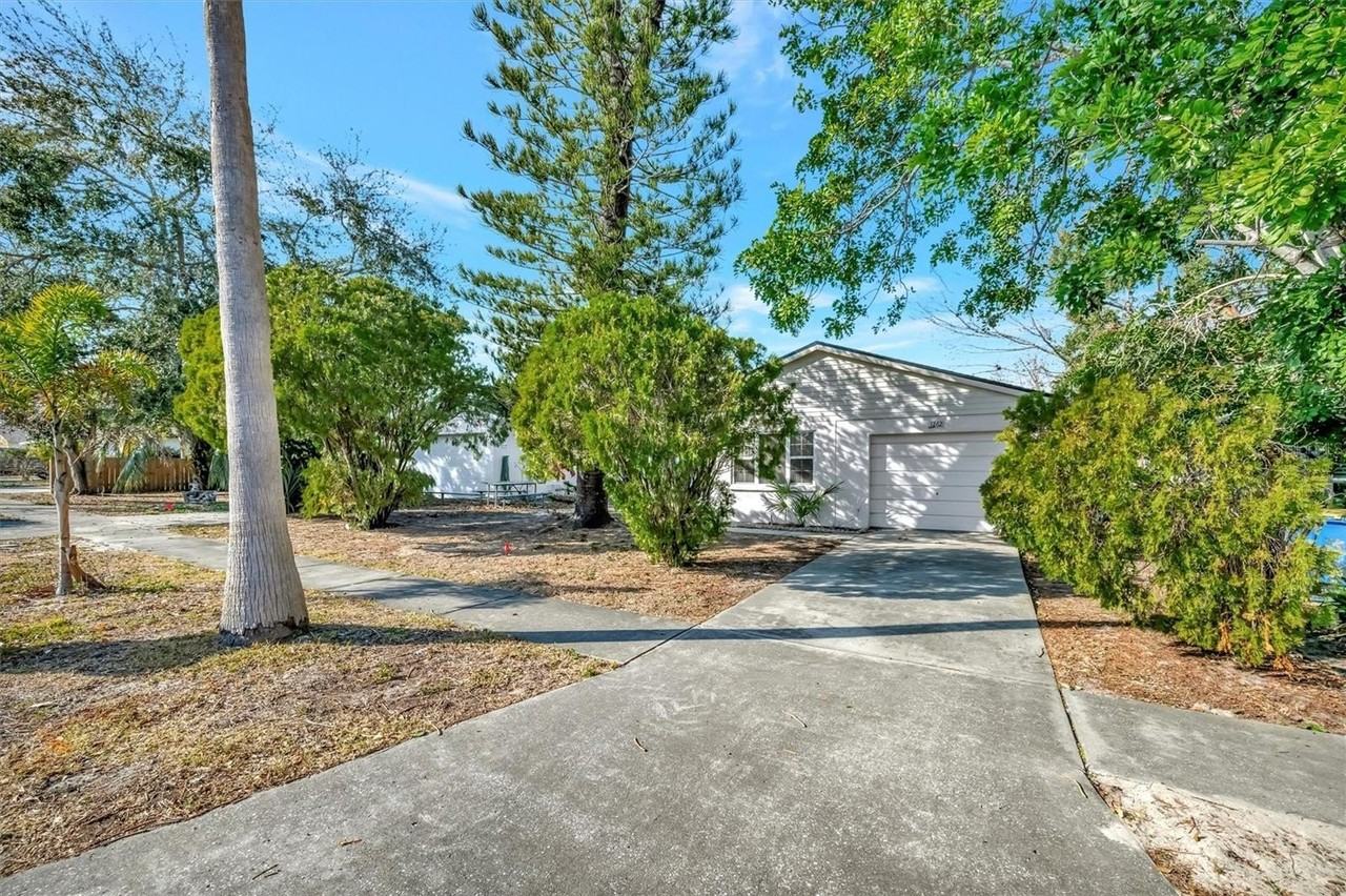 1262 Jeffords St - Photo 2 of 39