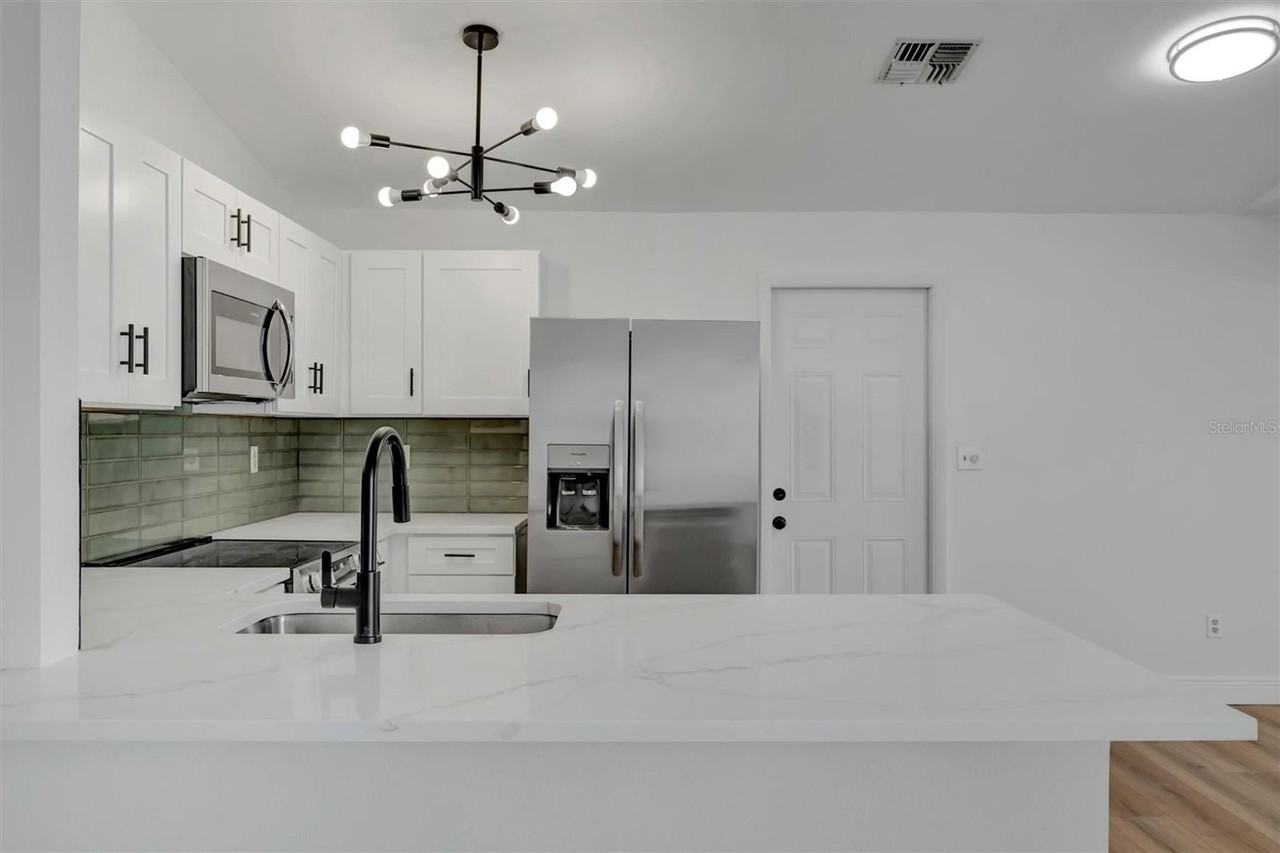 1262 Jeffords St - Photo 7 of 39