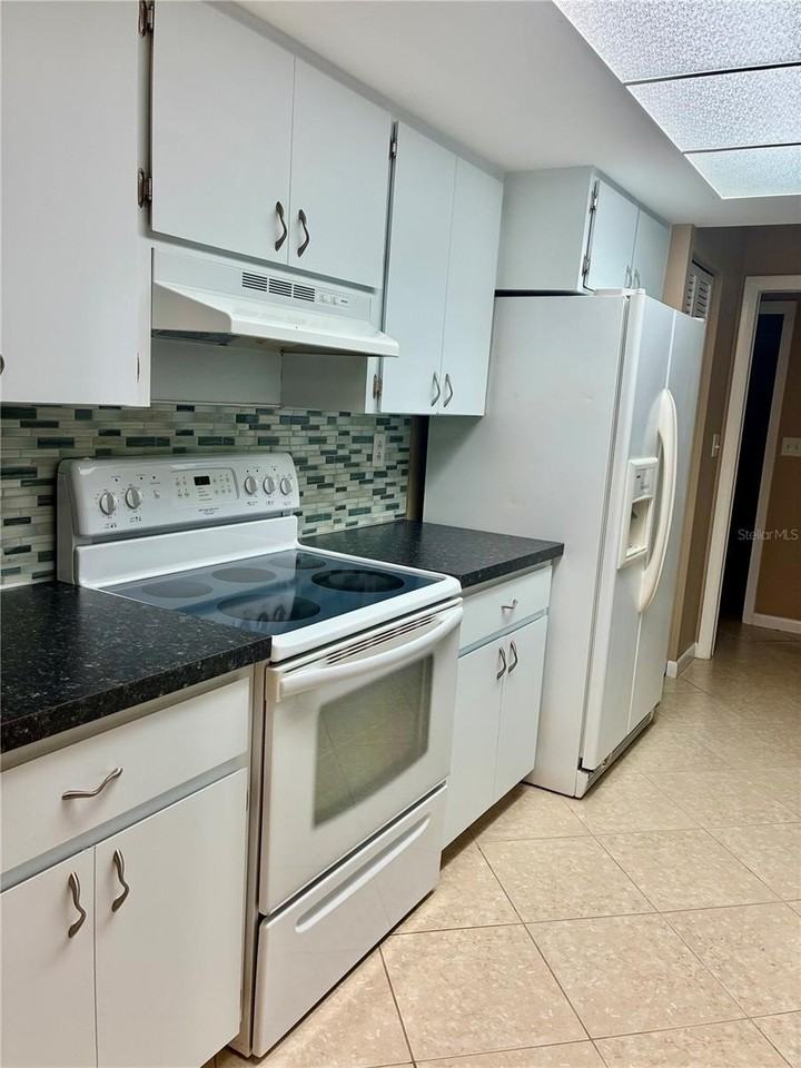 11275 90th Ter - Photo 4 of 14