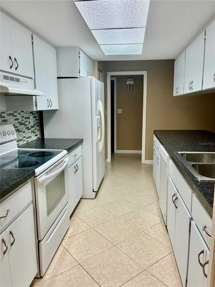 11275 90th Ter - Photo 5 of 14