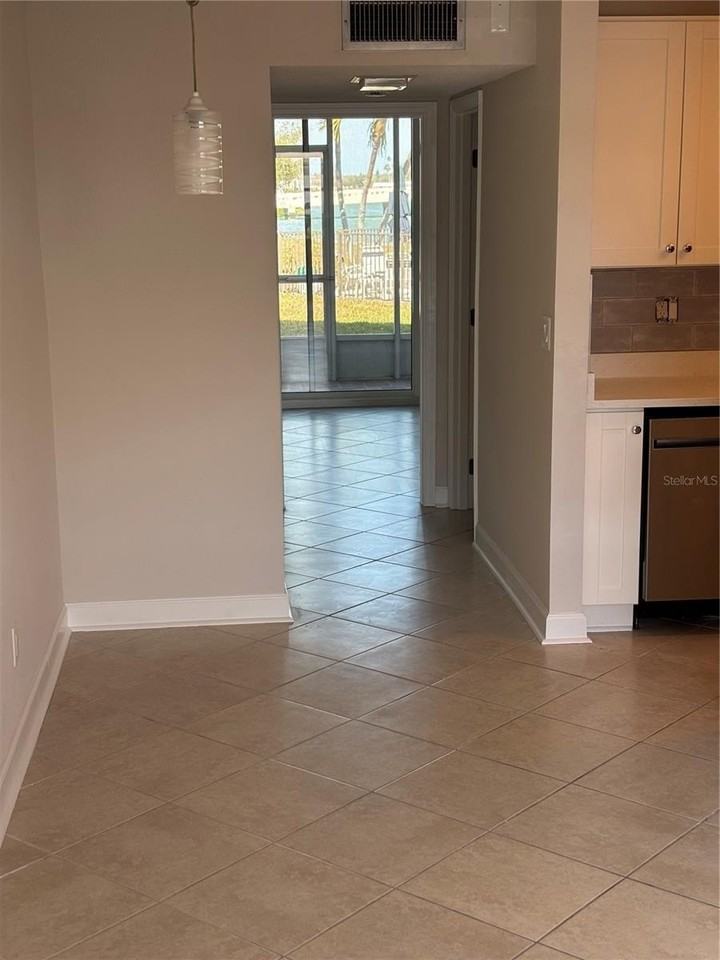 7401 Bay Island Dr S #129 - Photo 5 of 42