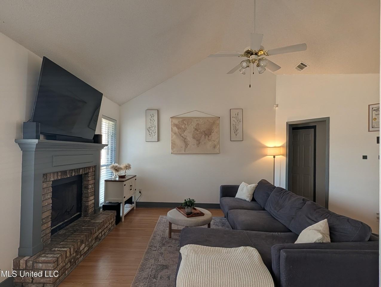 6636 Oakbrook Dr - Photo 2 of 16