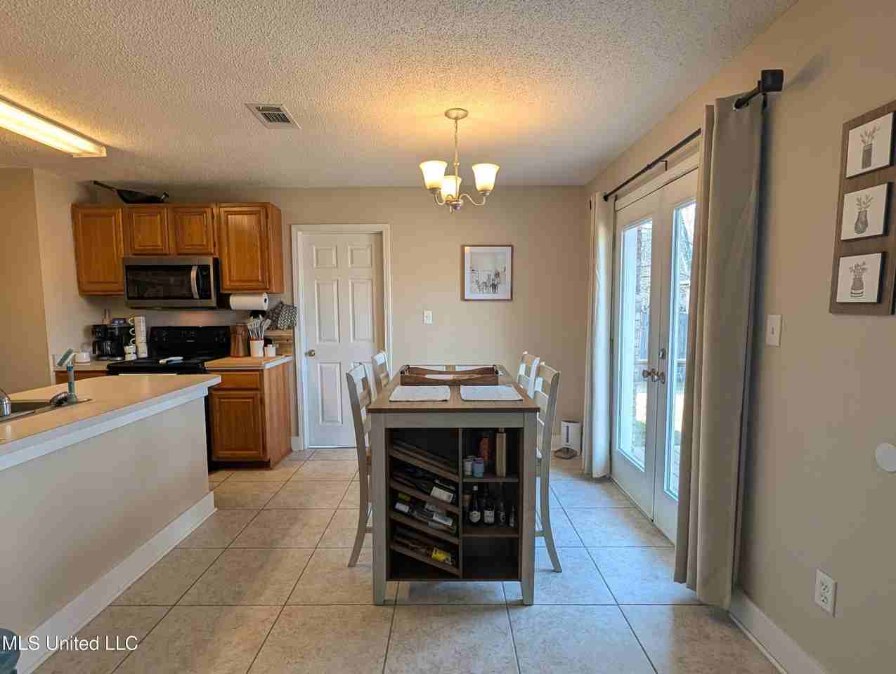 6636 Oakbrook Dr - Photo 4 of 16