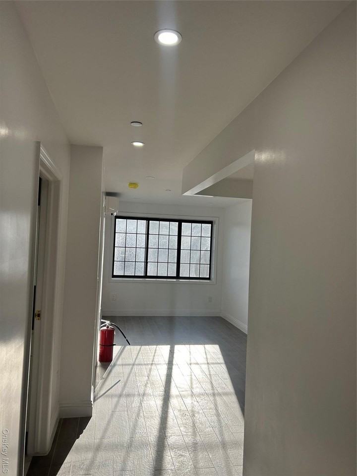 5512 102nd St Unit 3a #3A - Photo 7 of 8