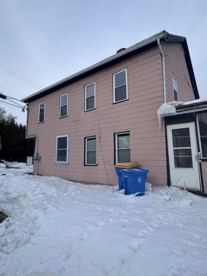 20 Sycamore St #1 - Photo 2 of 17