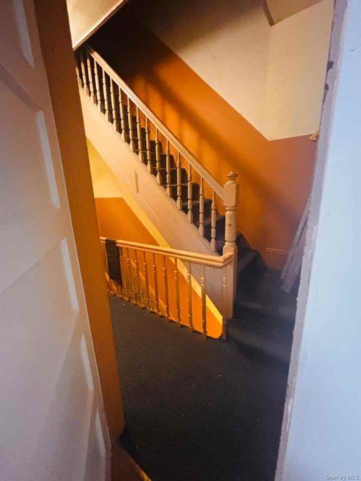 8815 Jamaica Ave - Photo 3 of 11