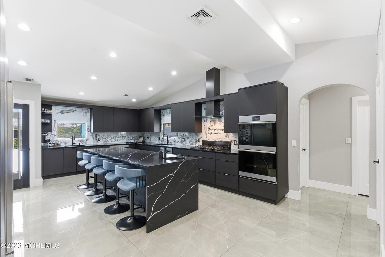 612 Deal Rd - Photo 3 of 48